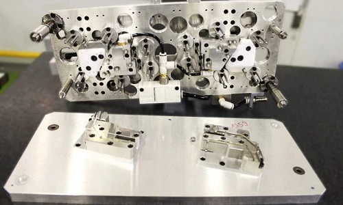 Jigs and JIGs for assembly